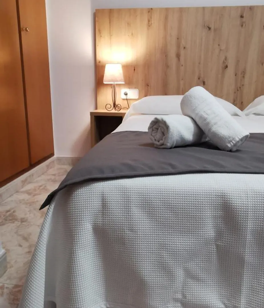 Hostal Santa Clara L'Estartit 2*,